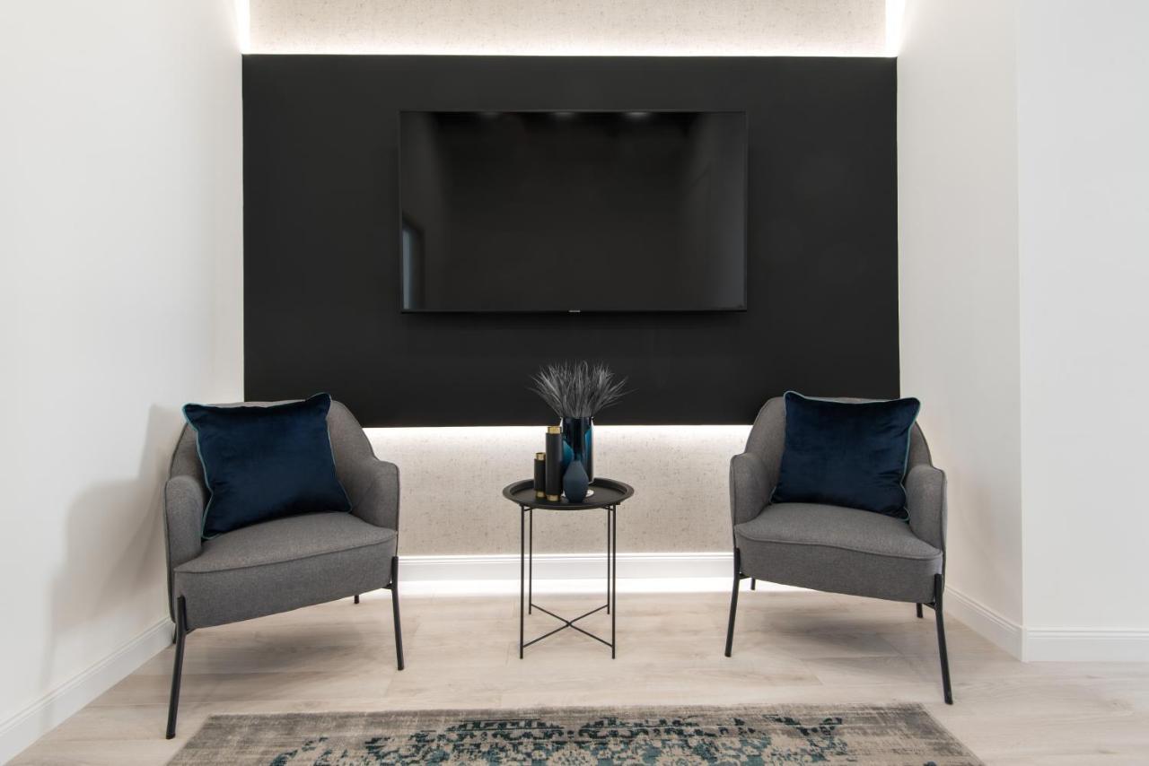 Hollo 3 Bedroom Downtown Apartment Budapest Bagian luar foto