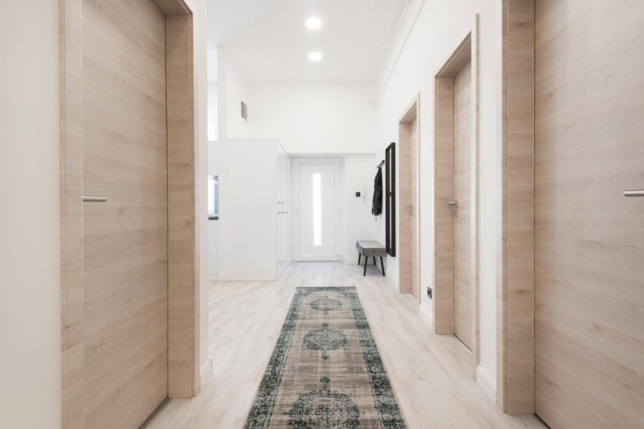 Hollo 3 Bedroom Downtown Apartment Budapest Bagian luar foto