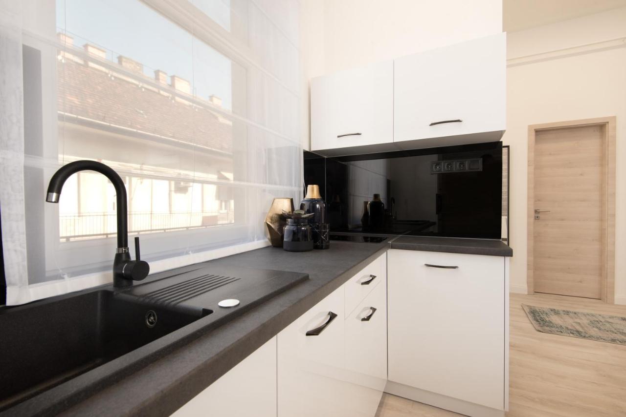Hollo 3 Bedroom Downtown Apartment Budapest Bagian luar foto